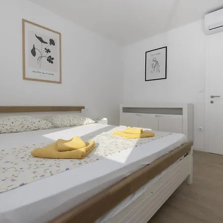 Apartman More Zivogosce *